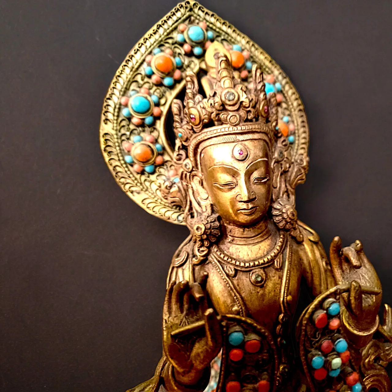 Pair of Sino-Tibetan Figures Depicting Mahamayuri or Miamchi, view 5