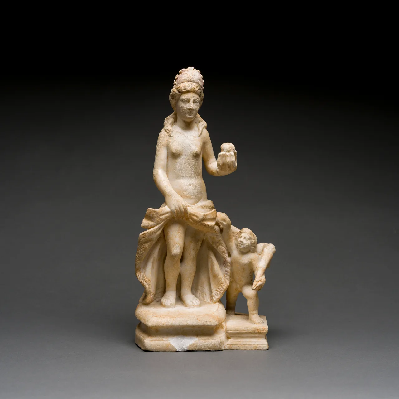 Roman Marble Sculpture Depicting Venus, view 1