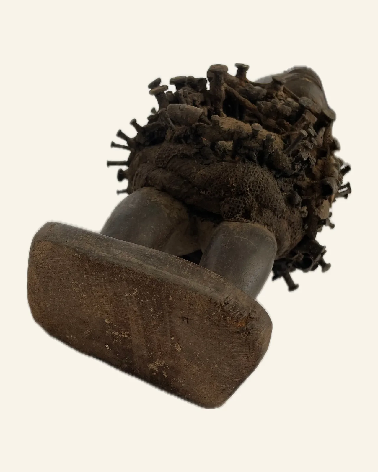 Nkisi Nduda, Kongo (Yombe / Vili Style), underside of the base