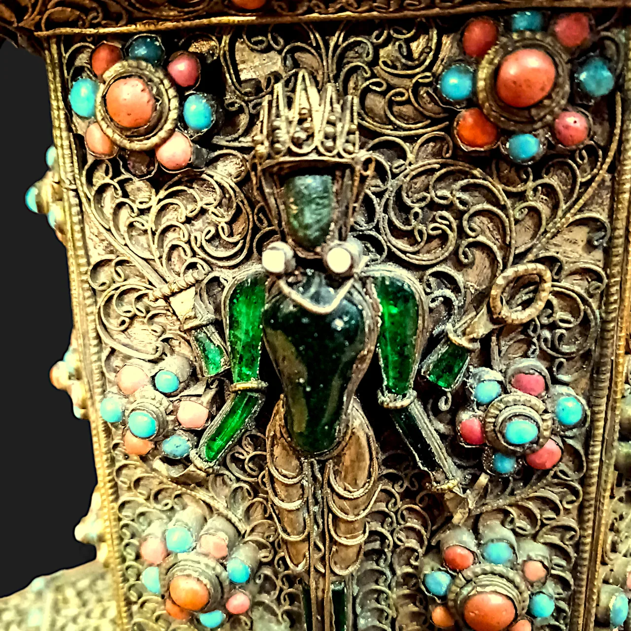 Pair of Sino-Tibetan Figures Depicting Mahamayuri or Miamchi, view 3
