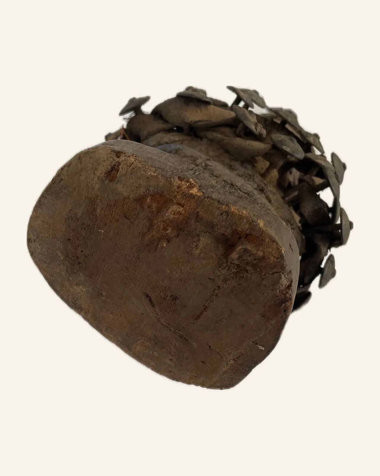 Nkisi Nduda, Kongo (Yombe / Vili Style), underside of the base